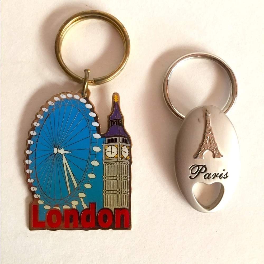 Keychains London And Paris 2 Pcs Unisex